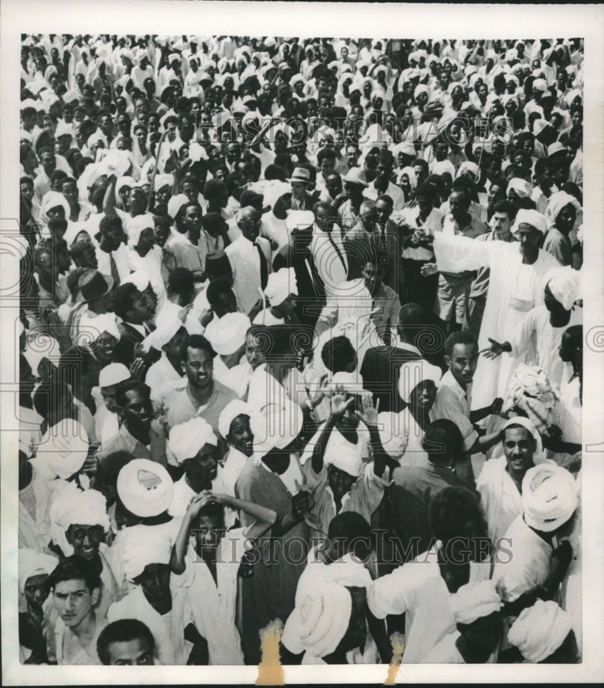 1953 Press Photo Crowd of people in Khartoum for celebration, Sudan agreement- Historic Images