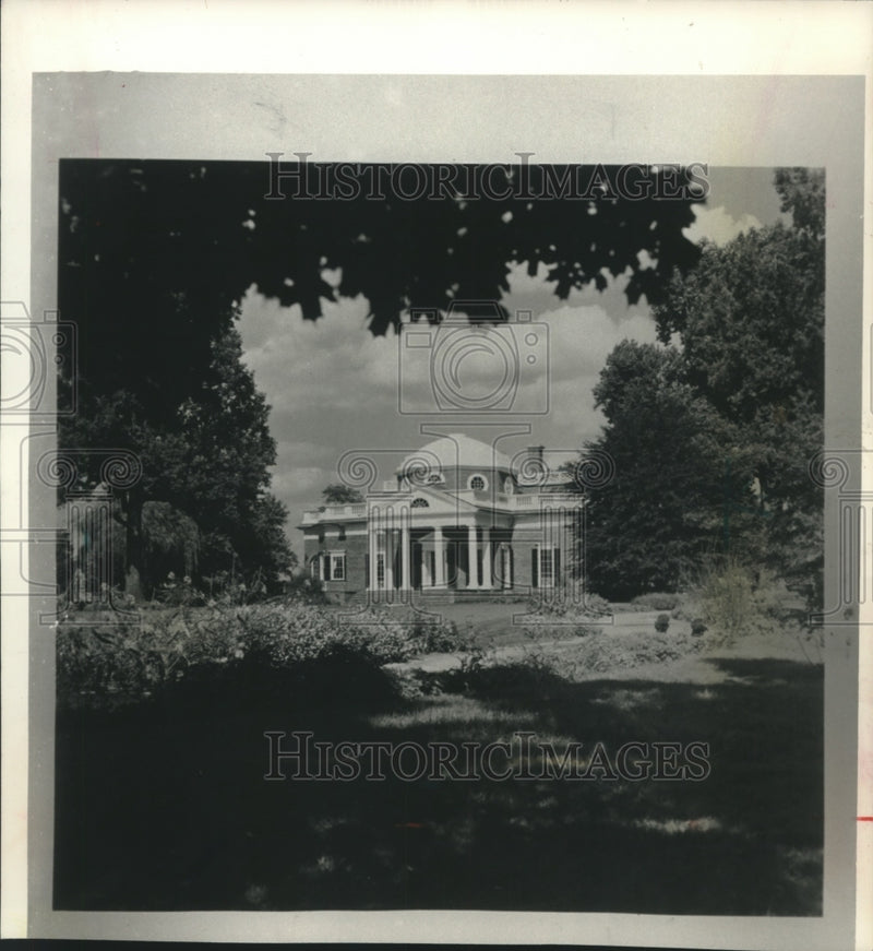 Load image into Gallery viewer, 1989 Press Photo Monticello, west and front garden, Thomas Jefferson Home
