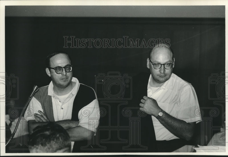 Load image into Gallery viewer, 1968 Press Photo Ray C, Stoeckle (left) and Ronald E. Wesley (right) - mjb98783
