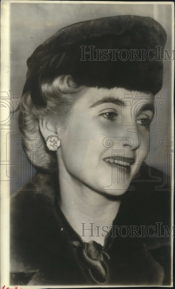 1941 Press Photo Countess Barbara Haugwitz-Reventlow, Barbara Hutton - mjb99365- Historic Images