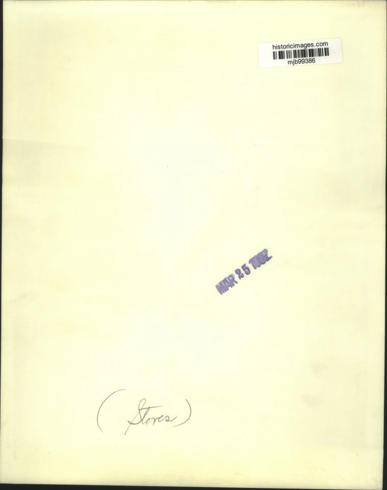 1982 Press Photo Gary Gresl and antique wood-burning stove, 1910-Milwaukee