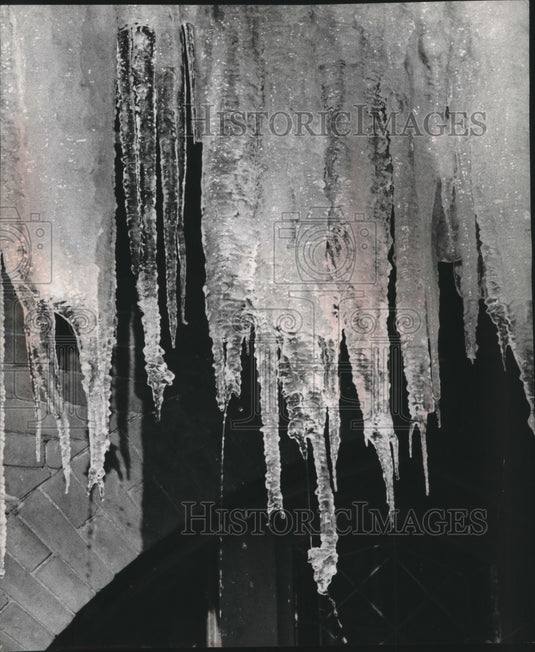 1959 Press Photo Icicles hang from Westminster Presbyterian church. - mjb99492- Historic Images