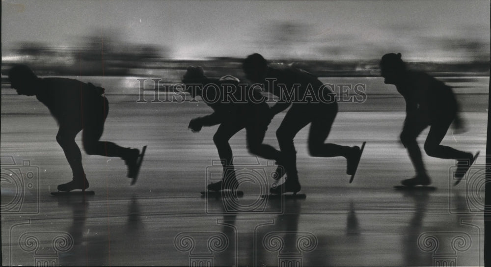 1956 Press Photo Racers in two mile championship at Eckel Park, West Allis- Historic Images