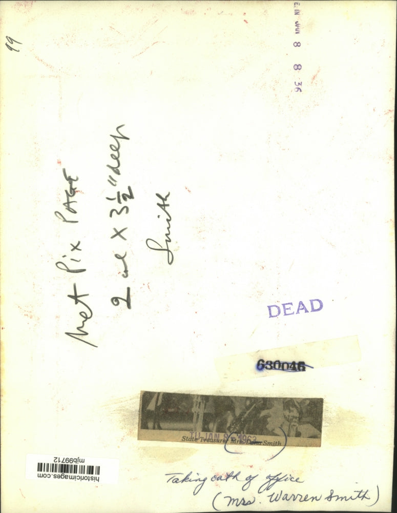 1963 Press Photo Mrs. Warren Smith, State Treasurer, taking oath - mjb99712