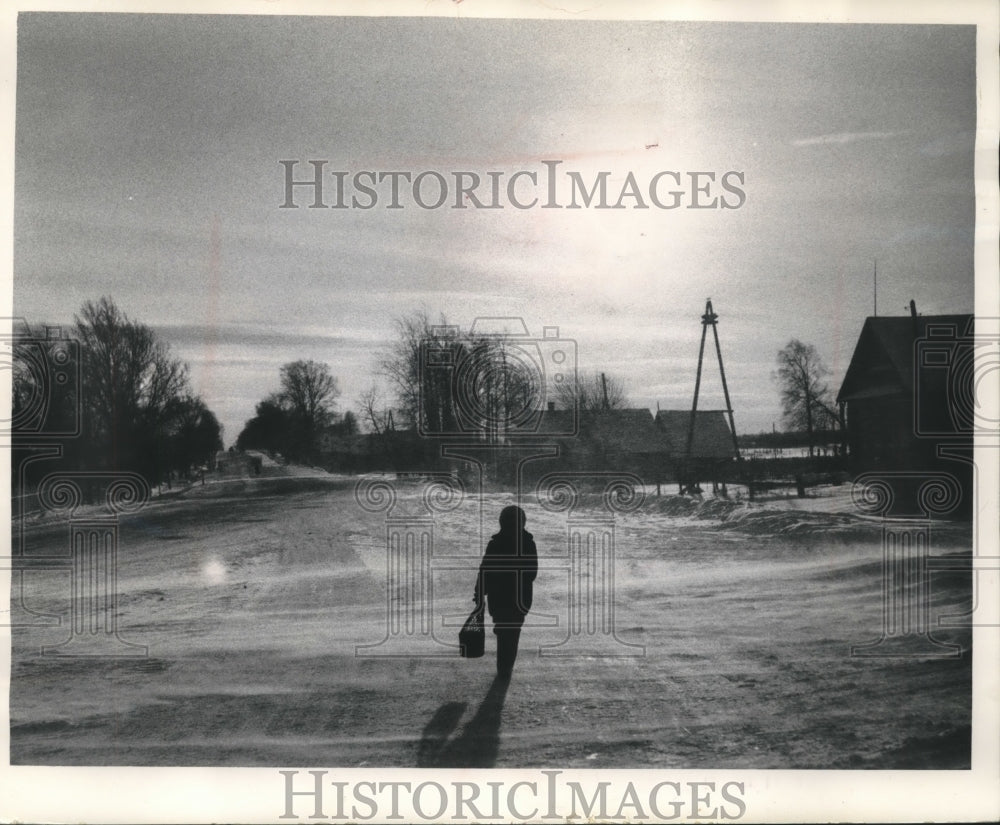 1966 Press Photo The Russian countryside is desolate and backward - mjb99811- Historic Images