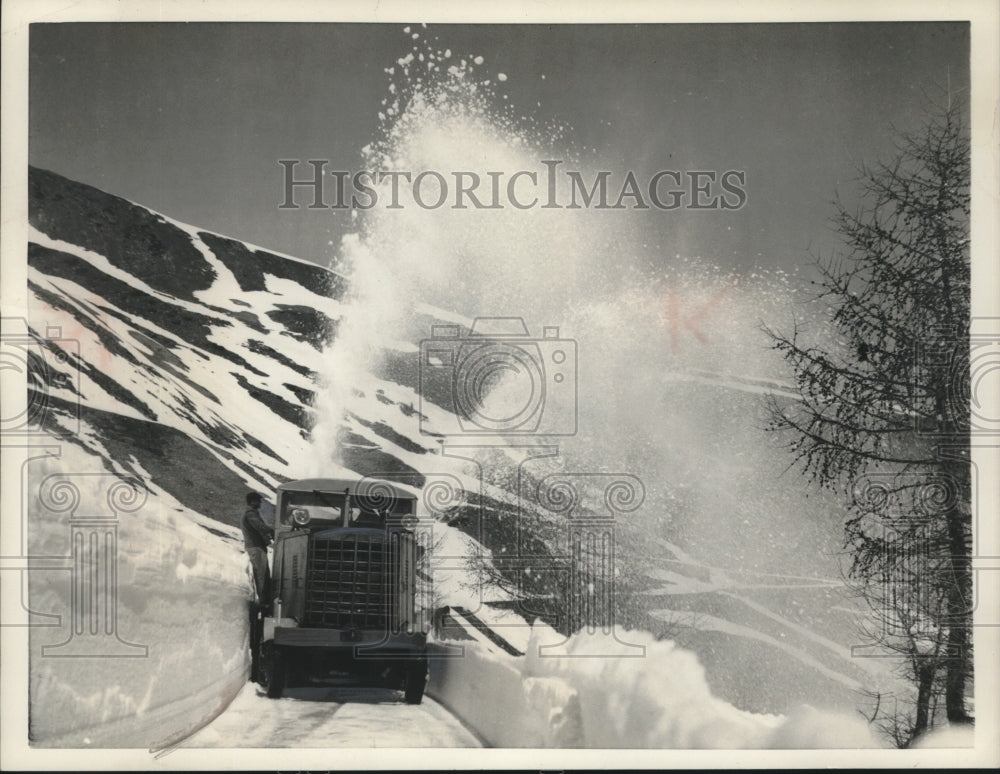 1956 Press Photo Snow plow cleared the way in the Alps near La Barcelonnette