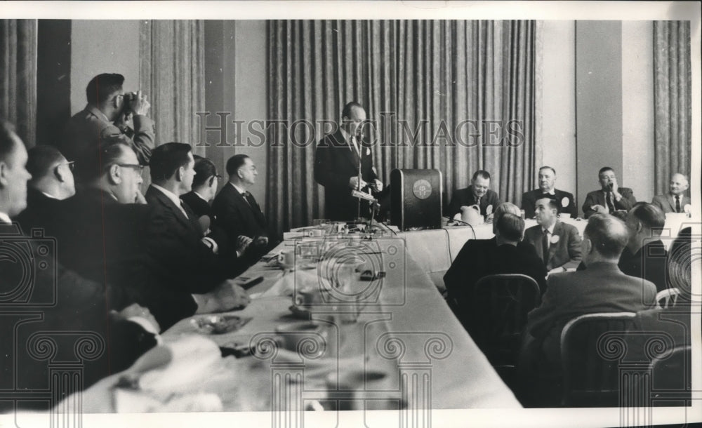 1958 Press Photo William R. Hearst, Jr in Milwaukee - mjb99959
