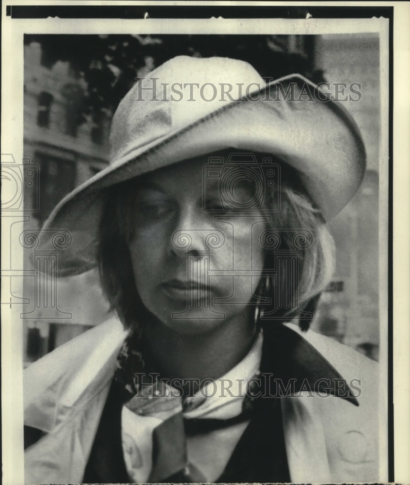 1972 Press Photo Edith Irving entered Federal Court in New York City - Historic Images