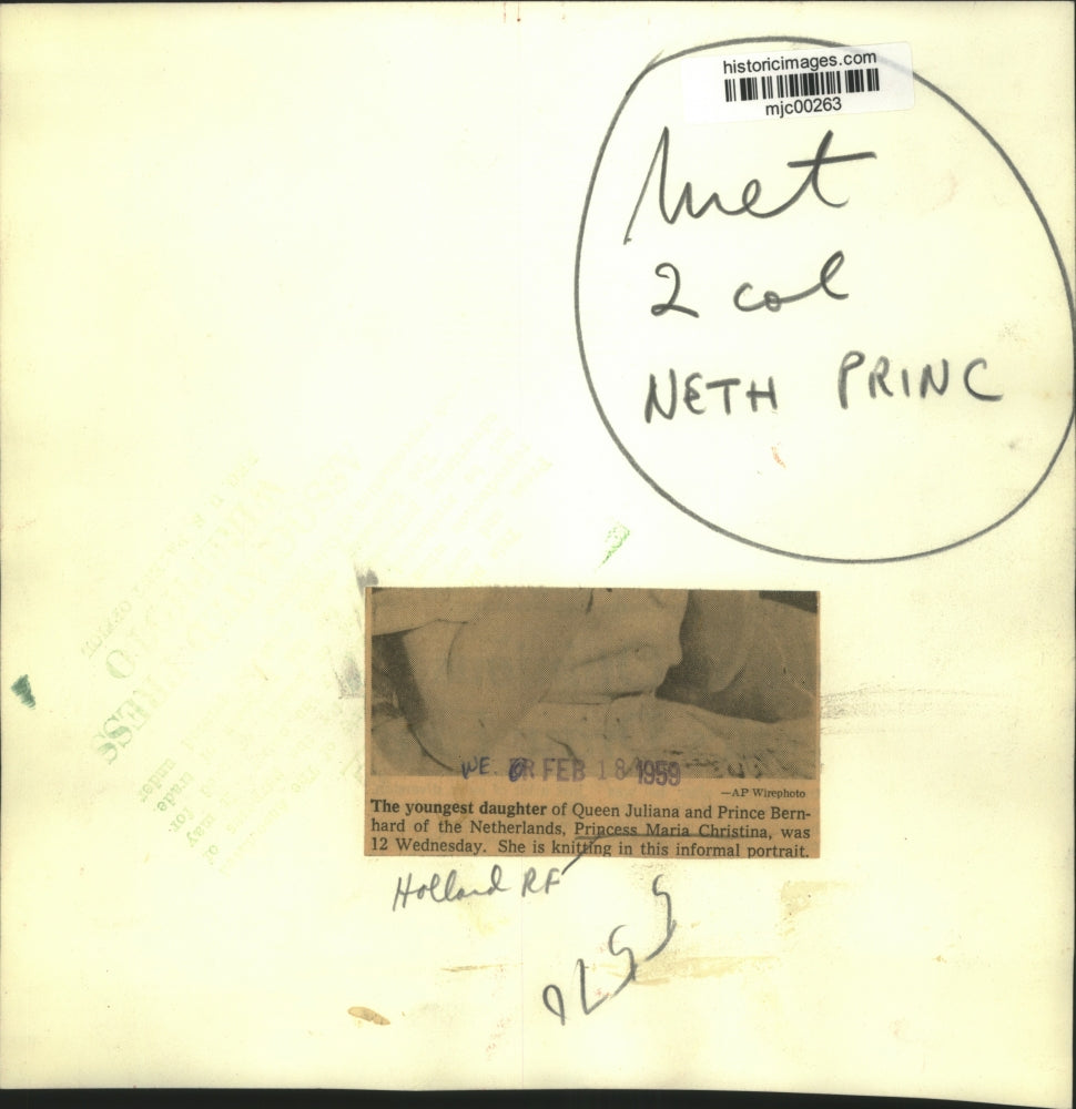 1959 Press Photo Princess Maria Christina of the Netherlands, knitting