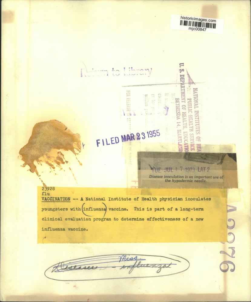 1955 Press Photo National Institute of Health physician inoculates child