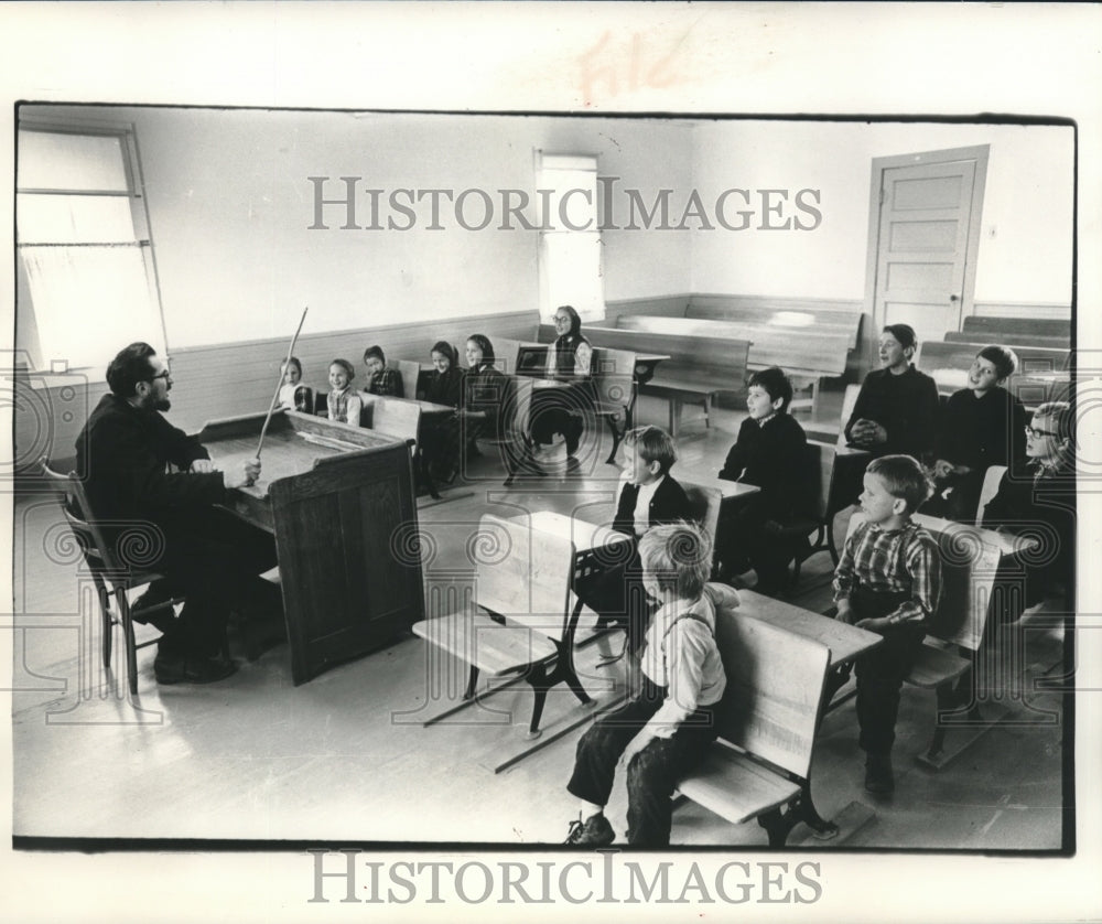 1968 Press Photo Teacher at One-Room School in Spring Creek, Montana - mjc00944- Historic Images