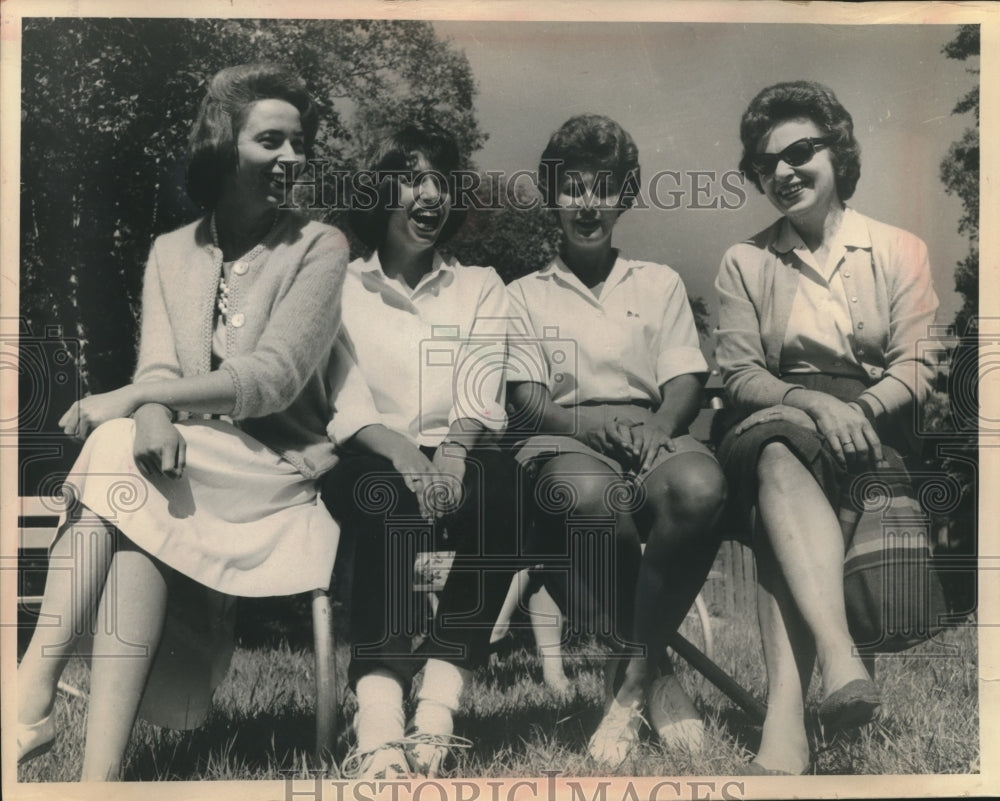 1963 Press Photo Lodge employees at Isle Royale National Park, Michigan- Historic Images