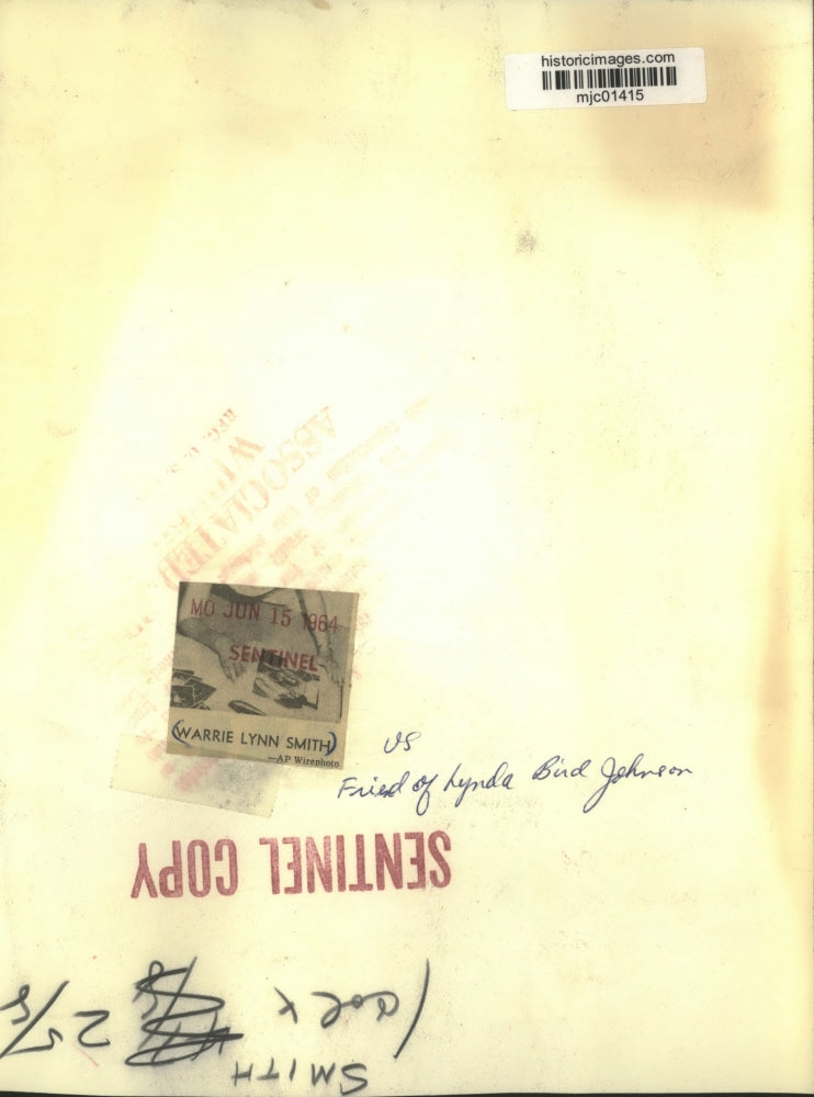 1964 Press Photo Warrie Lynn Smith sits among momentos from White House stay