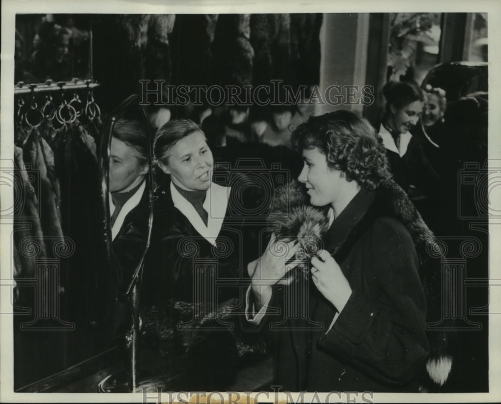 1959 Press Photo Costly items purchased in Soviet Union via Installment Buying