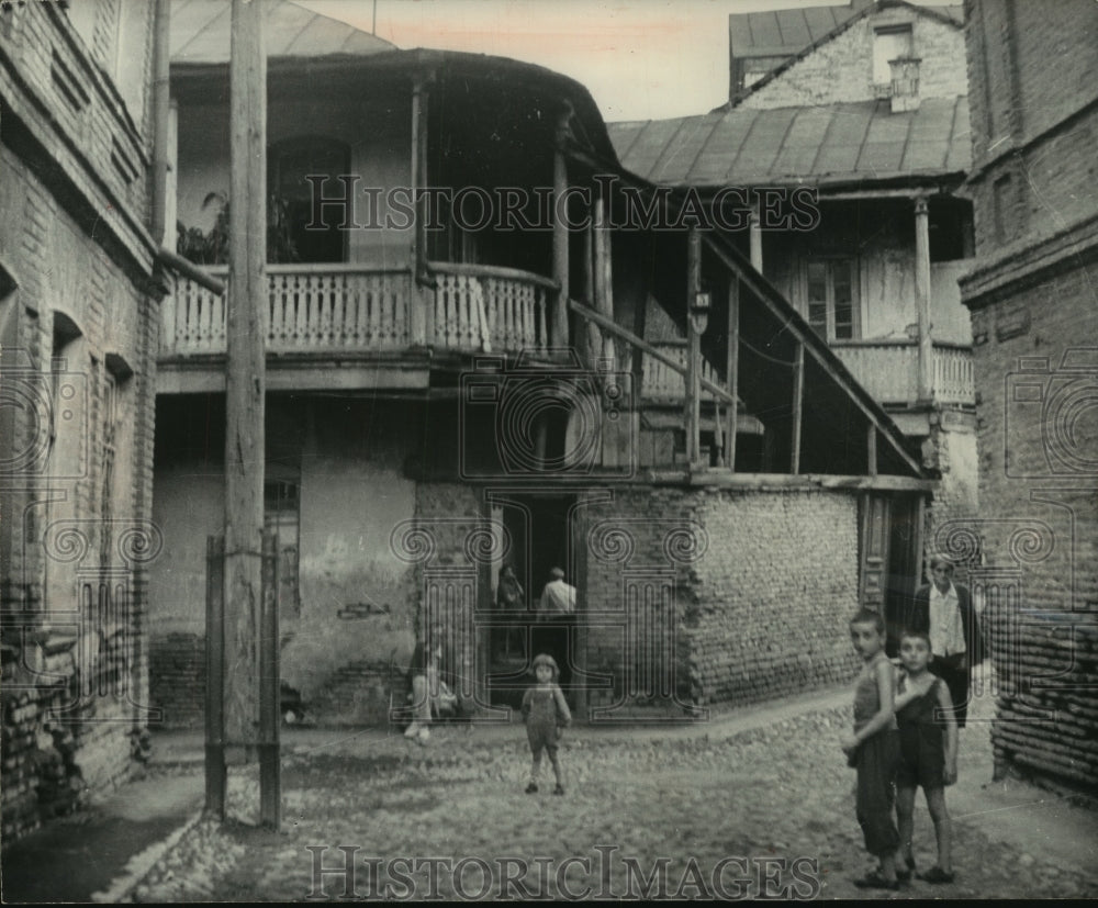 1952 Press Photo Slum in Tbilisi, Georgia, USSR - mjc01687- Historic Images