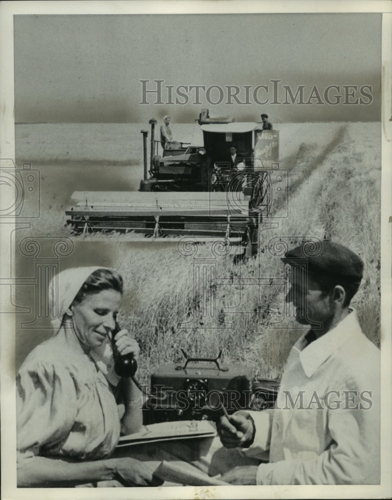 1952 Press Photo Russians Working on Agricultural Farm- Historic Images