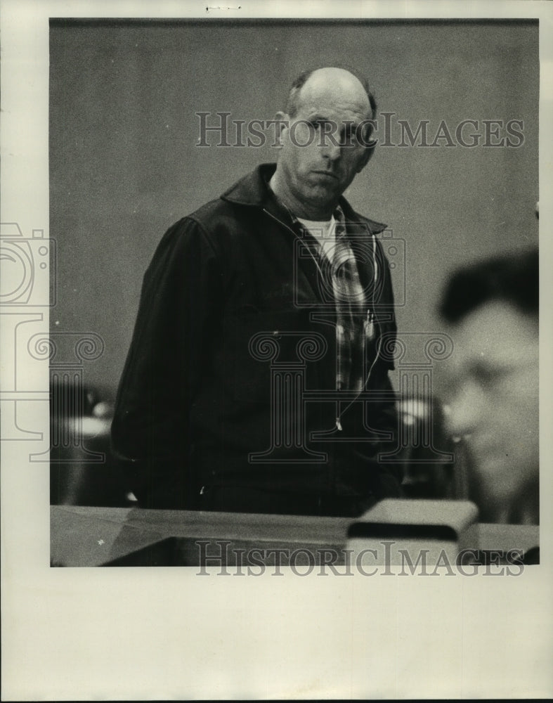 1962 Press Photo Frank Oskey appeared in District Court in Milwaukee Wisconsin- Historic Images