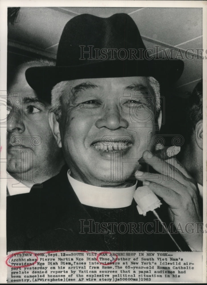 1963 Press Photo Archbishop Pierre Martim Ngo Ginh Thue at New York airport- Historic Images