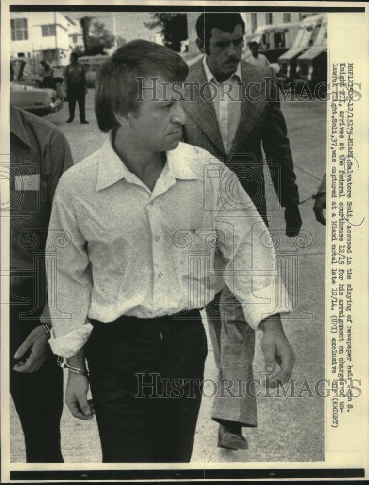 1975 Press Photo Salvatore Soli arrives at Miami  courthouse for arraignment- Historic Images