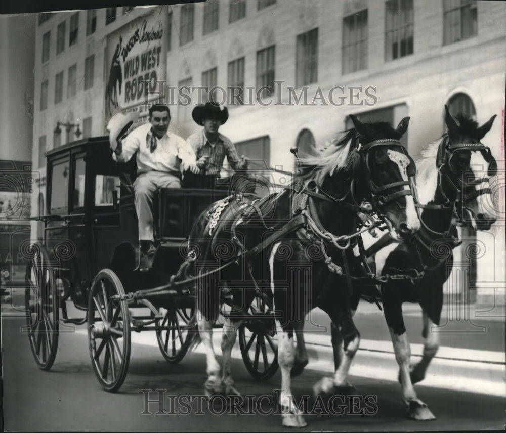 1953 Press Photo Diamond Jim Brady&#39;s coach at World Championship Rodeo Wisconsin- Historic Images