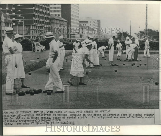 1960 Press Photo Relaxing Sunday of Bowling in Durban, South Africa- Historic Images