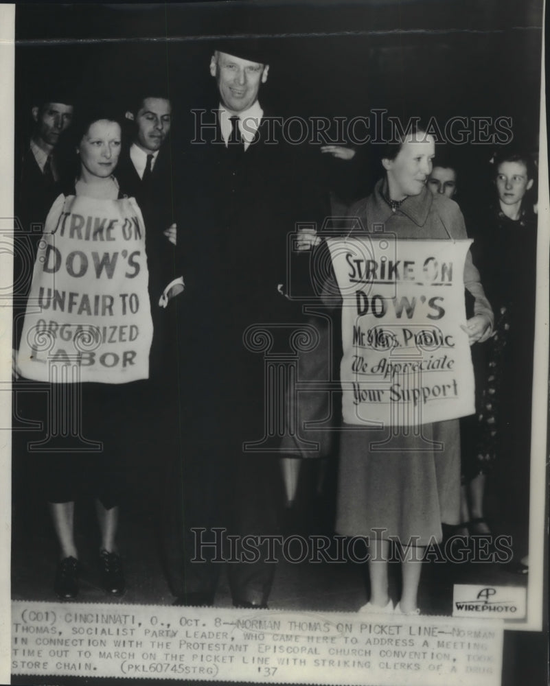 1937 Press Photo Norman Thomas, clerks on picket line for store chain, Ohio.- Historic Images