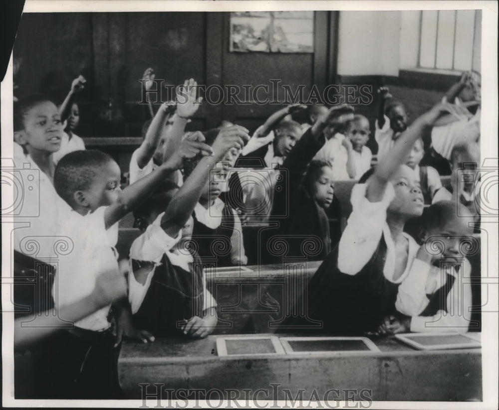 1955 Press Photo Students at mission school in South Africa - mjc03918
