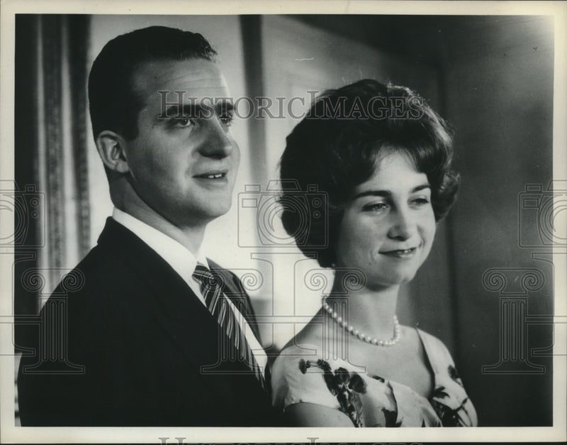 Load image into Gallery viewer, 1962 Press Photo Princess Sophia of Greece and Juan Carlos of Spain in Athens
