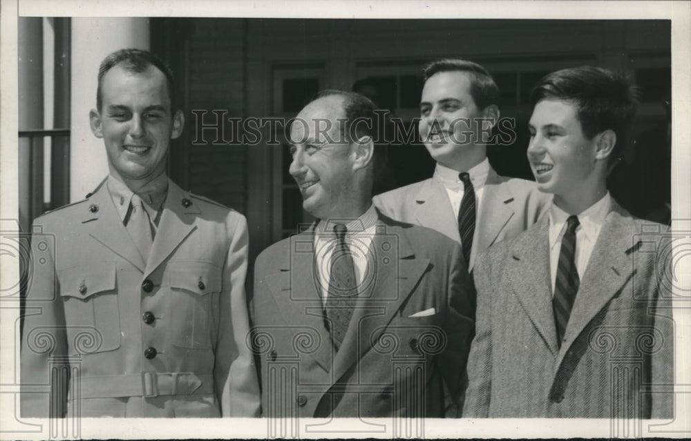 1952 Press Photo Lieutenant Adlai Stenson, Jr. (left) with family at Quantico.  - Historic Images