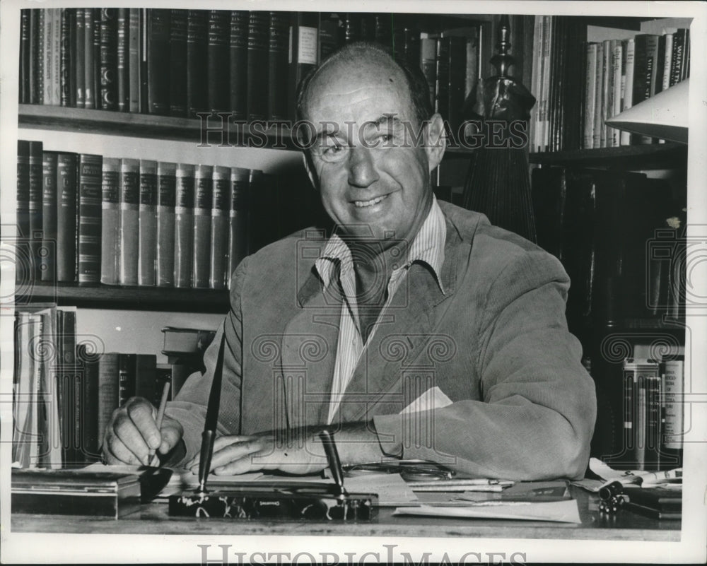 1956 Press Photo Adlai Stevenson, presidential nominee, in his Illinois home- Historic Images