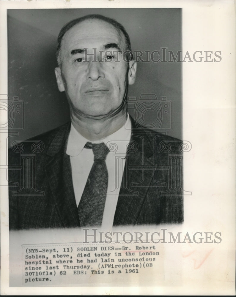 Load image into Gallery viewer, 1961 Press Photo Dr. Robert Soblen - mjc04627
