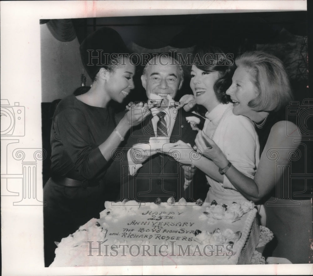 1963 Press Photo Richard Rodgers With Diahann Carroll Lisa Kirk and Benay Venuta- Historic Images