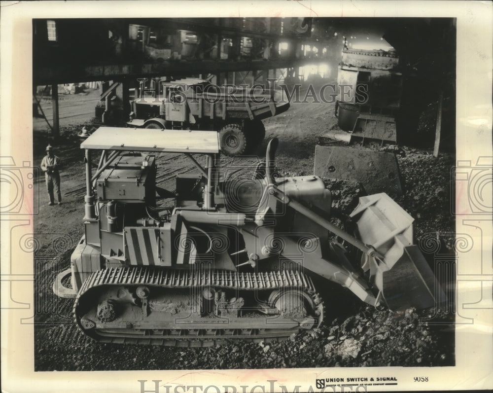 1963 Press Photo 40 ton front end loader, Untied States Steel Company