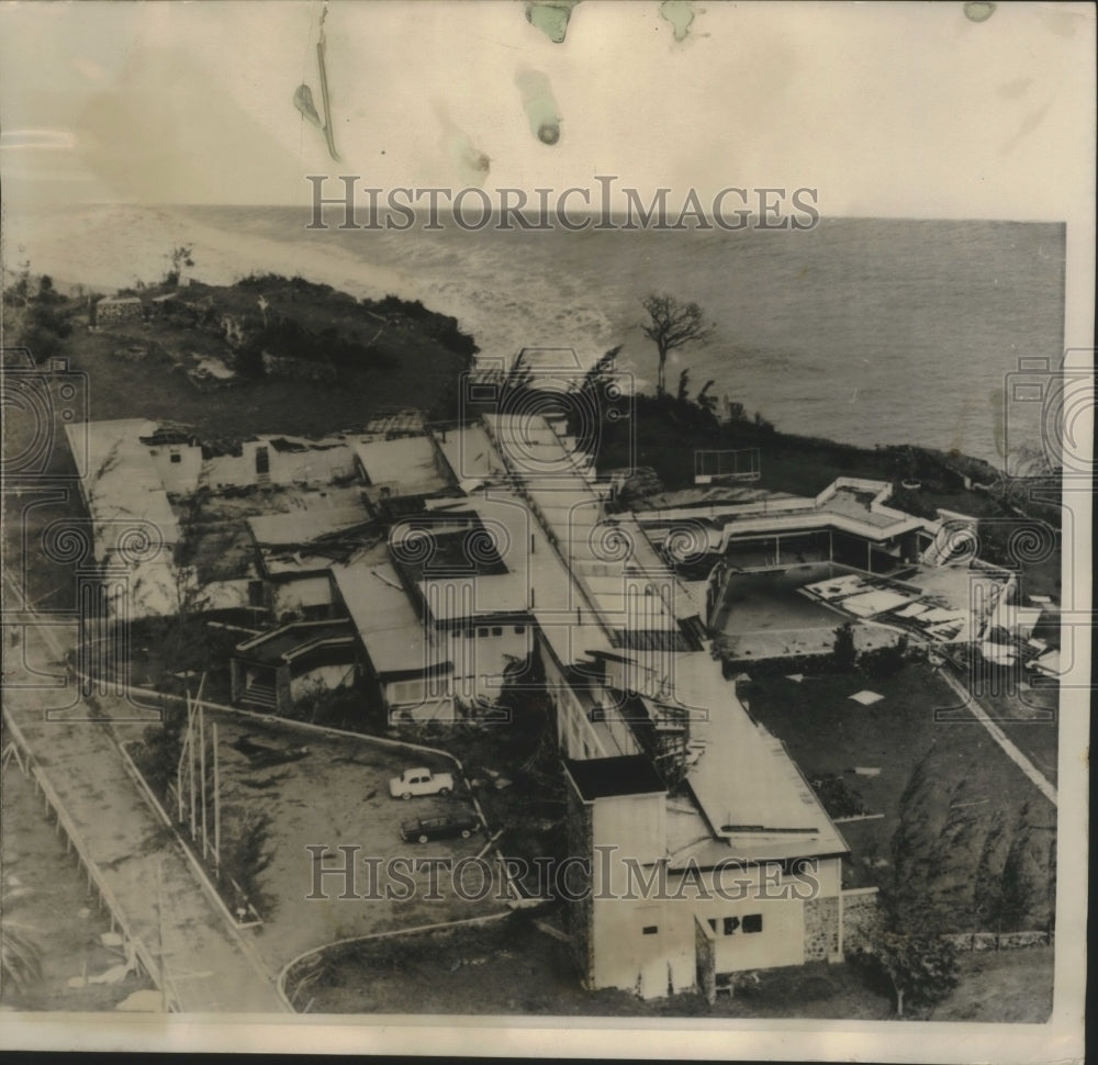 1963 Press Photo Damaged Crown Point hotel, hurricane Flora, Island of Tobago- Historic Images