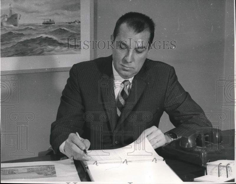 Load image into Gallery viewer, 1961 Press Photo New Realtor President Clifford A. Robedeaux - mjc05246
