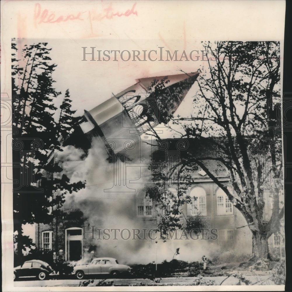 1962 Press Photo Steeple of Campbell hall in Monmouth toppled by storm winds- Historic Images