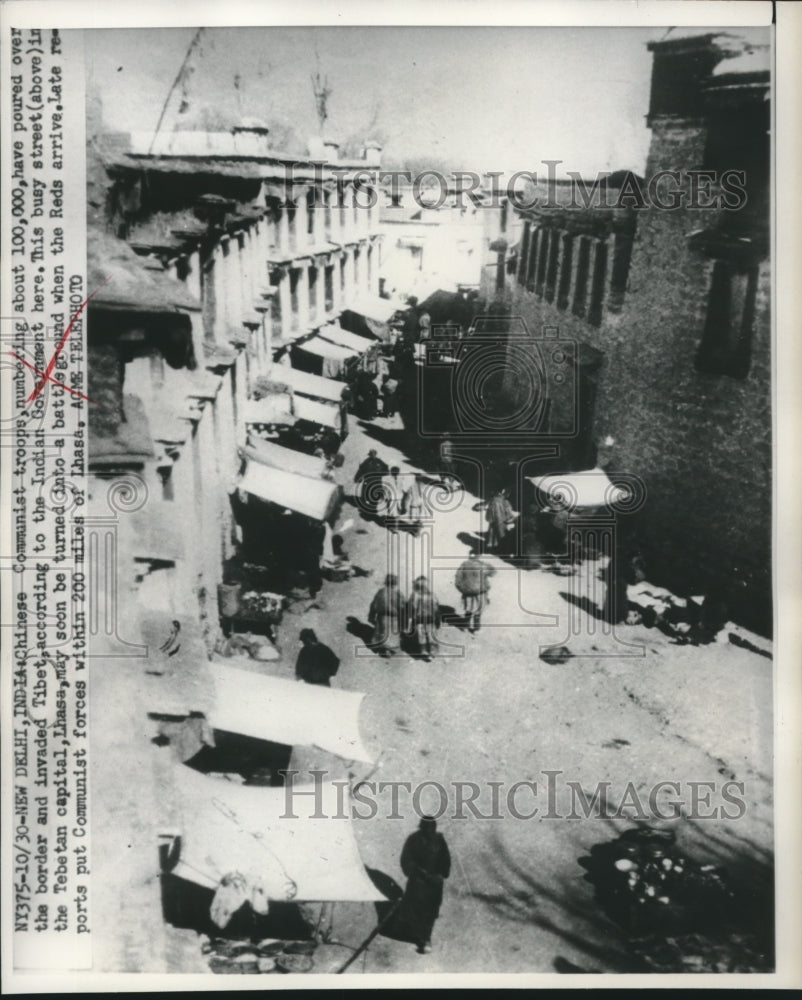 1950 Press Photo Busy street in Tebetan capital, Lhasa - mjc05580- Historic Images