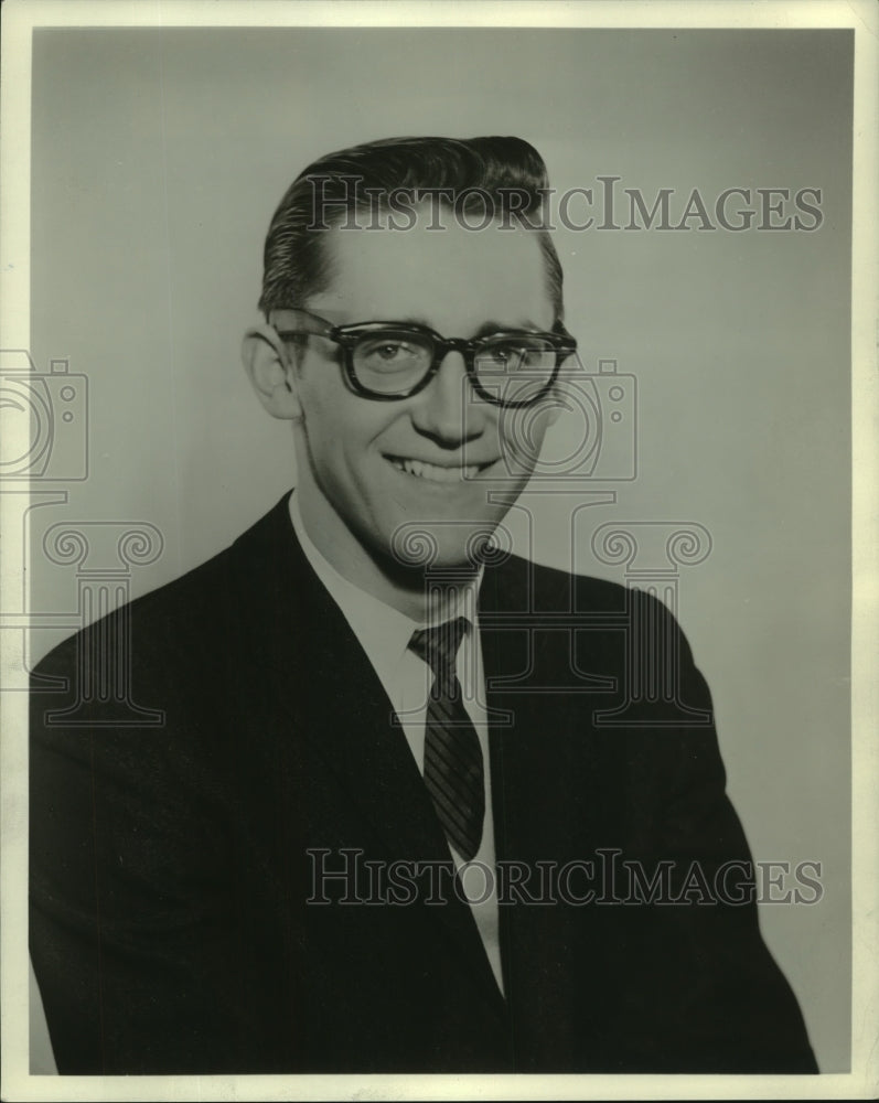 1964 Press Photo A Smiling Bill Taylor in Milwaukee- Historic Images