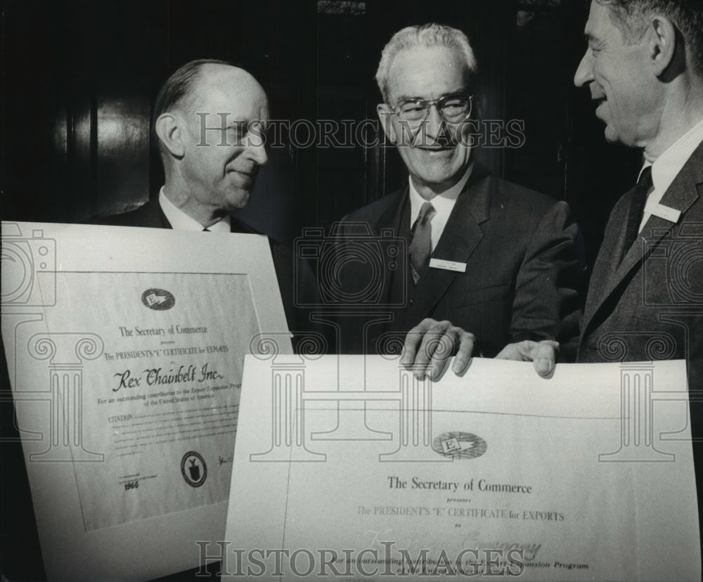 1966 Press Photo Milwaukee companies win &quot;E&quot; award - representatives show awards- Historic Images