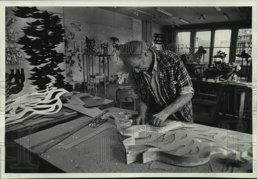 1974 Press Photo George Sugarman, sculptor in his New York studio - mjc06778- Historic Images