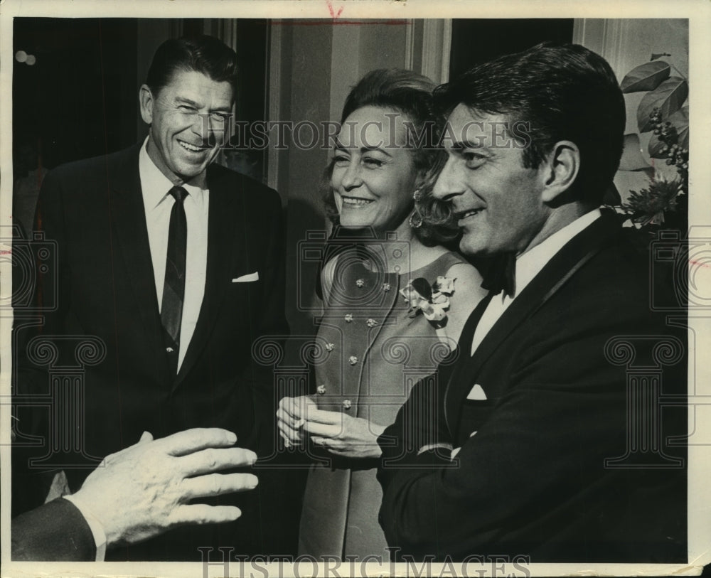 1967 Press Photo Ronald Reagan at opening night Milwaukee symphony Wisconsin- Historic Images