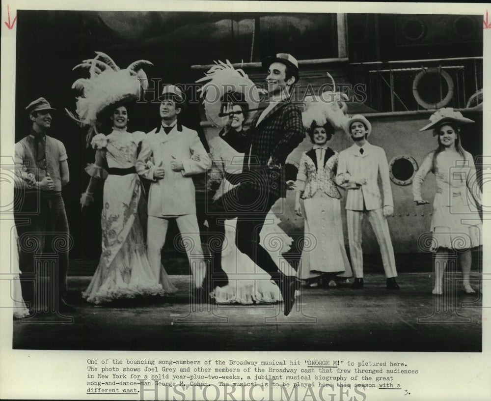 1970 Press Photo Joel Grey, other cast members, musical George M! - mjc07078- Historic Images