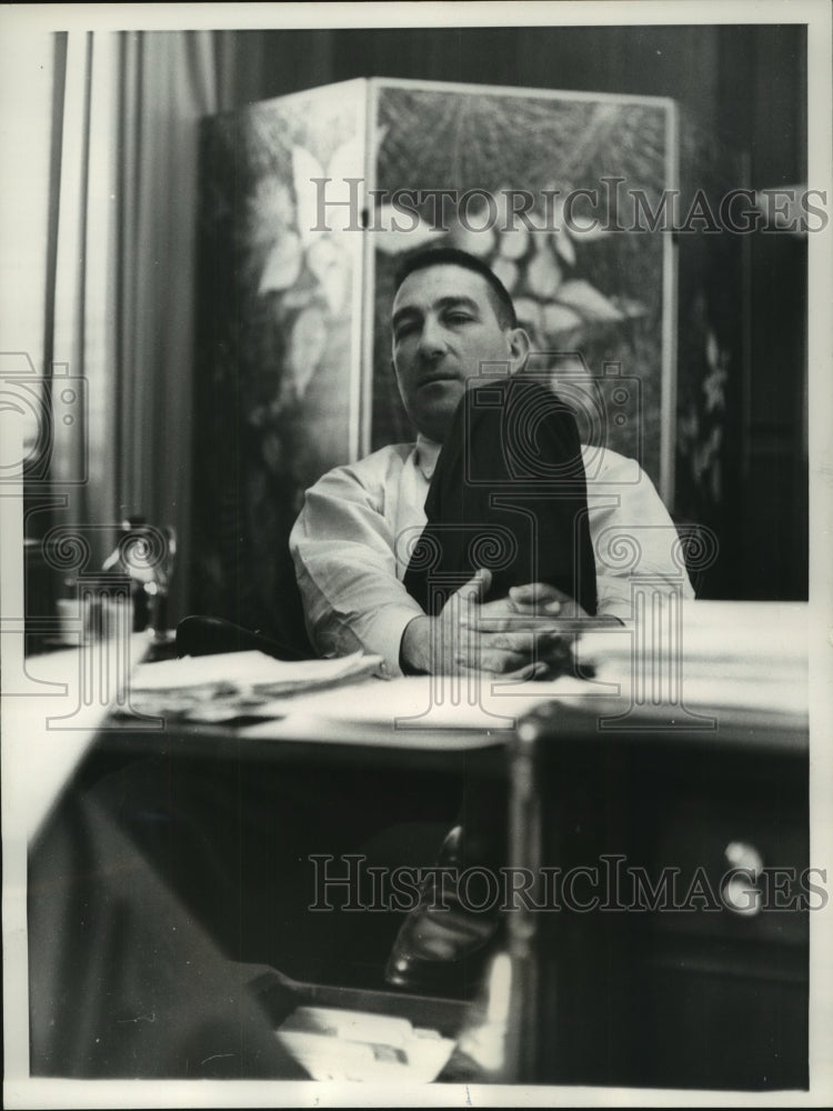 1961 Press Photo Secretary of the Interior Stewart Udall in Washington office