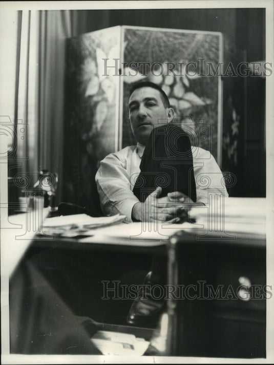 1961 Press Photo Secretary of the Interior Stewart Udall in Washington office