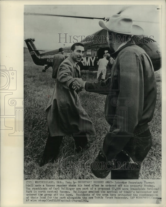 1961 Press Photo Interior Secretary Stewart Udall & Kansas rancher shake hands- Historic Images