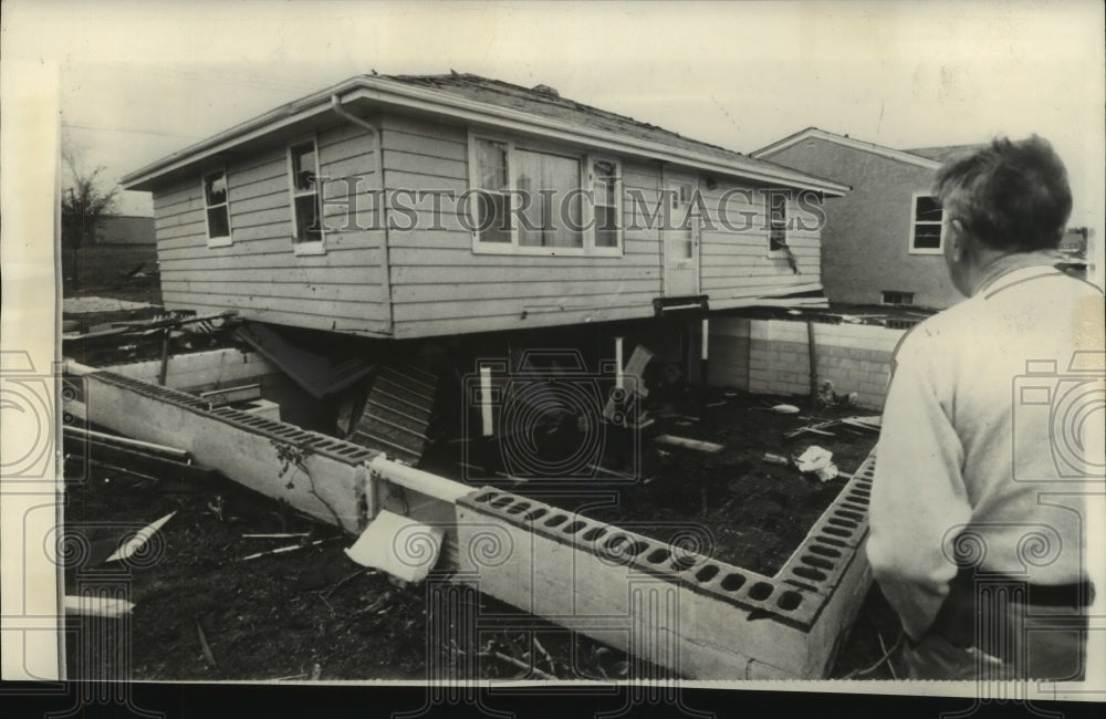 1959 Press Photo Julius Albert's home in Ashwaubenon, Wisconsin after tornado