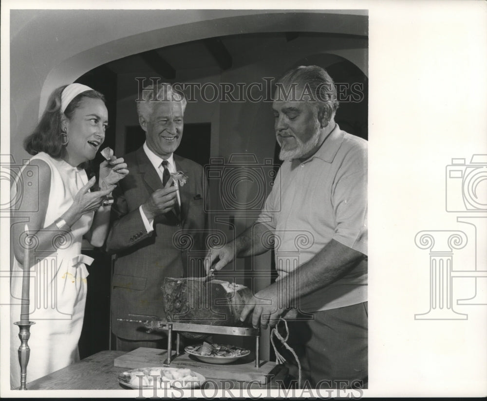 1967 Press Photo Kyril Vessilv and Gorvernor and Mrs. Warren Knowles - mjc08846
