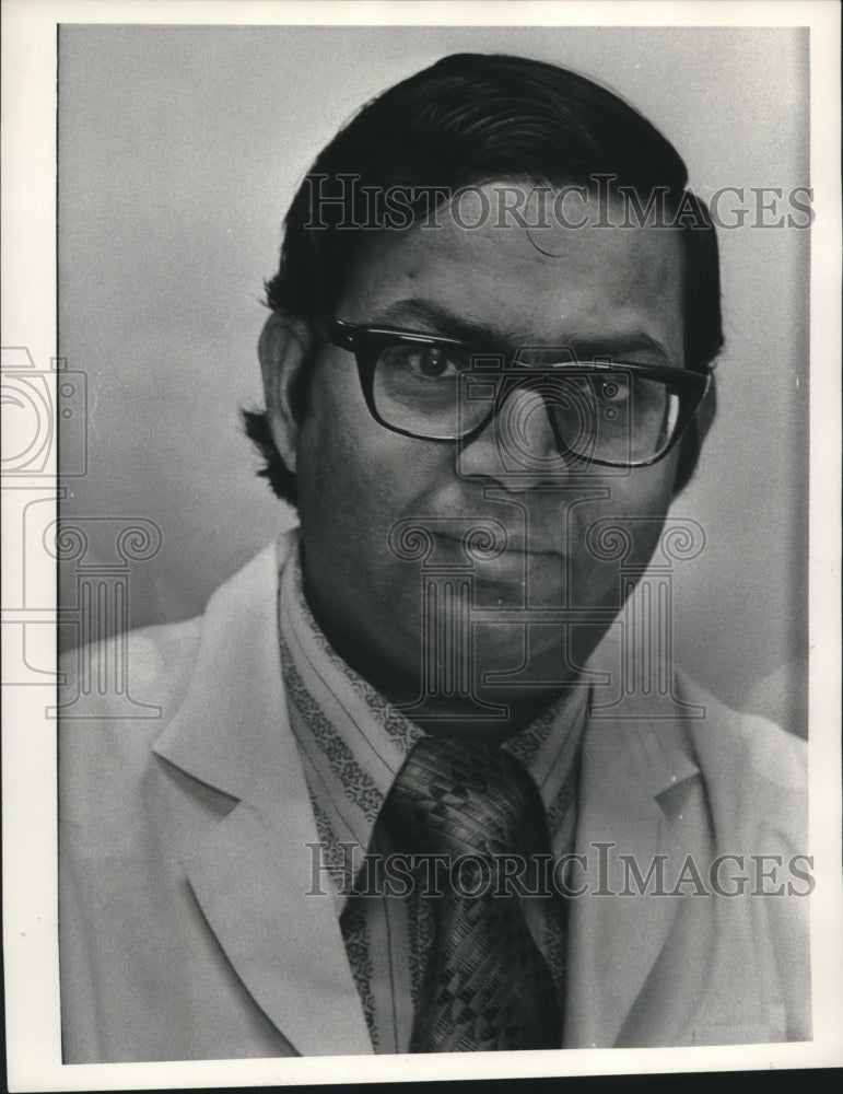 1974 Press Photo Dr. Varma, County General Hospital Internal Medicine Specialist- Historic Images