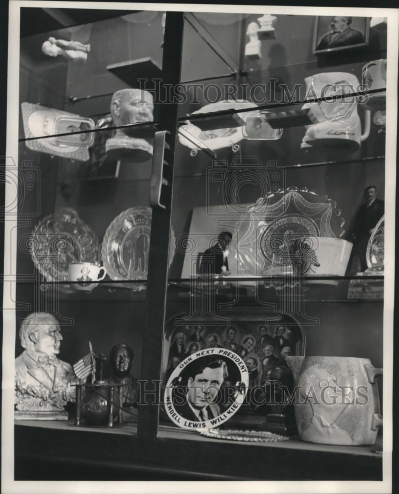 Load image into Gallery viewer, 1952 Press Photo Large Presidential Campaign Souvenirs Collection in New Jersey
