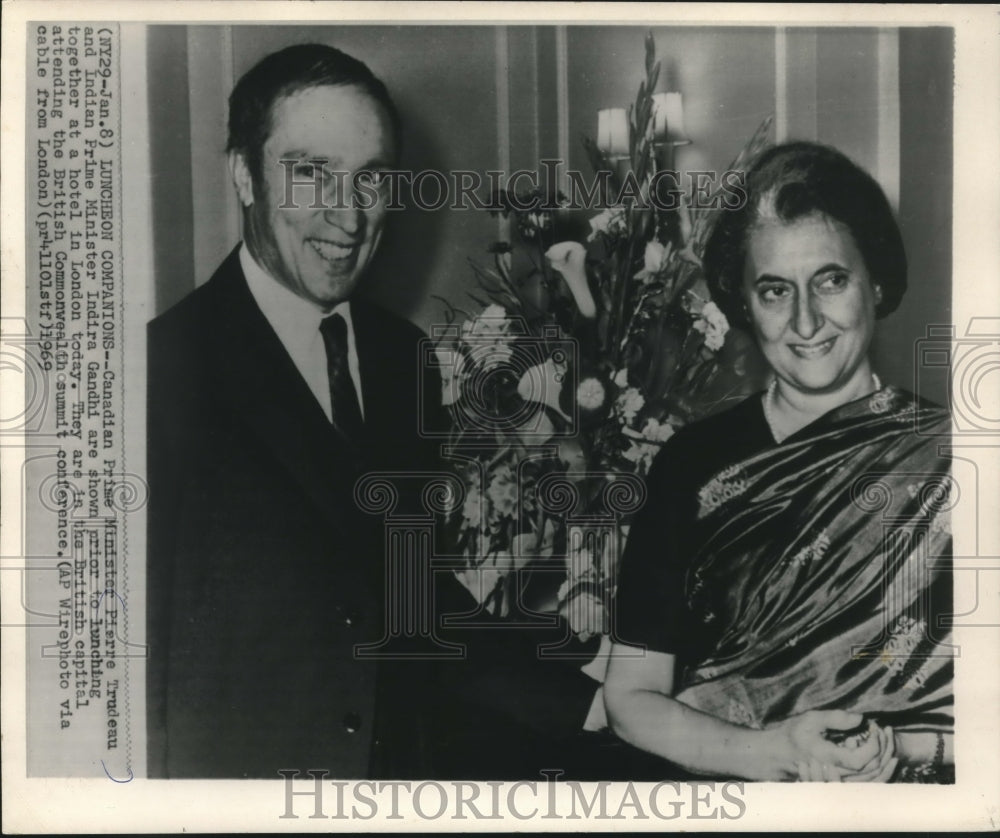 1969 Press Photo Pierre Trudeau and Indira Gandhi at London hotel for lunch- Historic Images